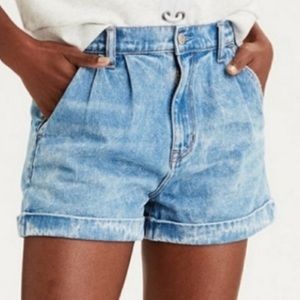 American Eagle Womens Cuffed Mom Short 